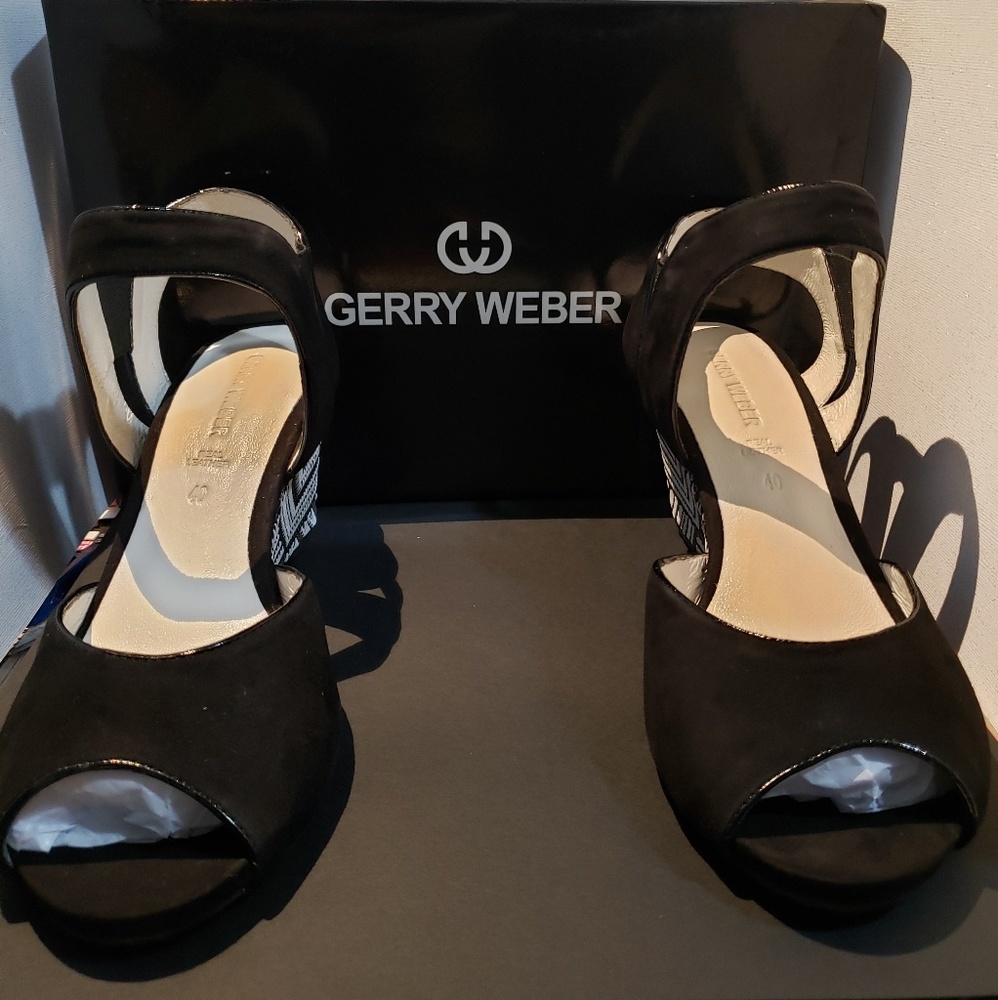 Sandles - Wedges - New In Box (no tags)
